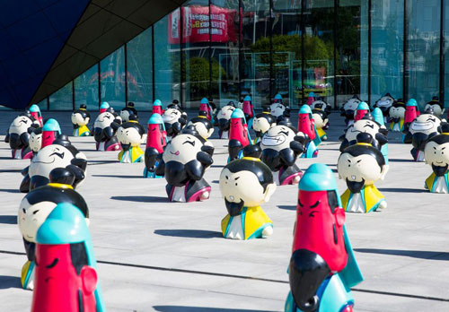 影視三國抽象小人玻璃雕塑