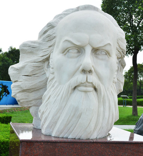 雕塑是對美進行凝固的藝術