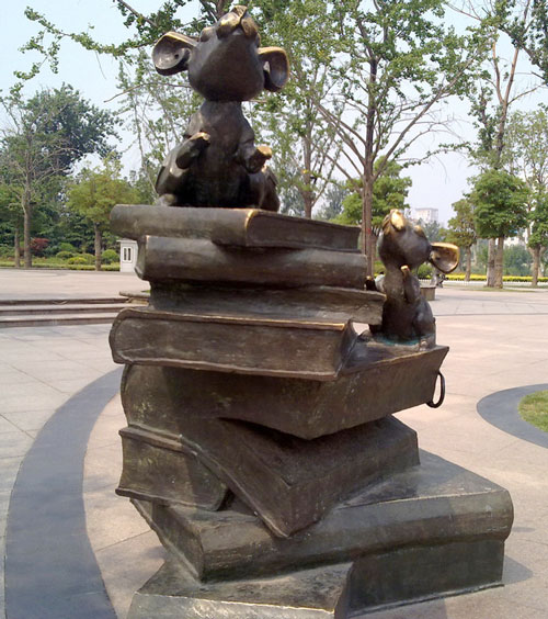 玻璃鋼雕塑的產生和發展